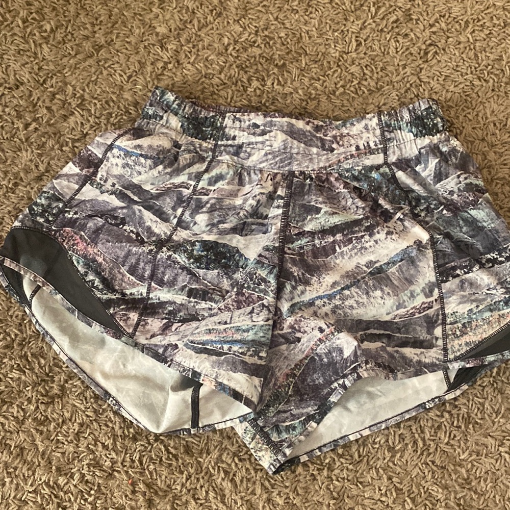 Lululemon Hotty Hot 4” Shorts
